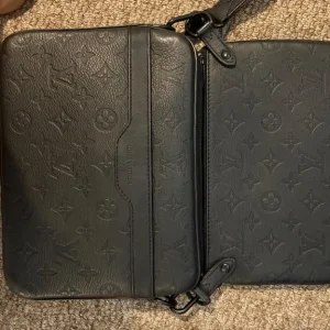 Louis Vuitton Trio Messenger Bag - Image 3