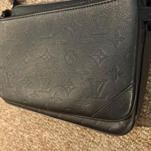 Louis Vuitton Trio Messenger Bag - Image 6