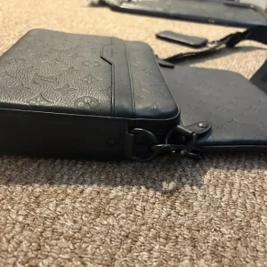 Louis Vuitton Trio Messenger Bag - Image 7