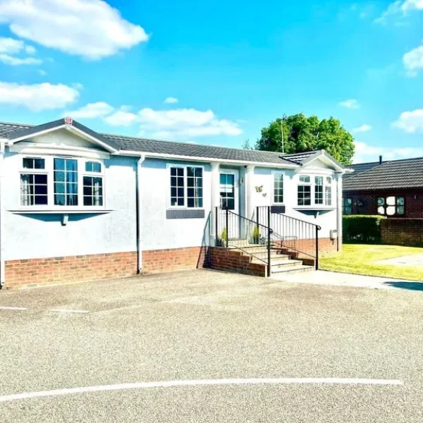 Evolution New Royal in York - Lodge / Caravan