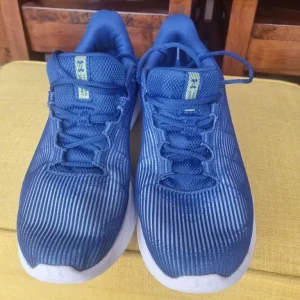 Under Armour trainers size 10 - Image 2