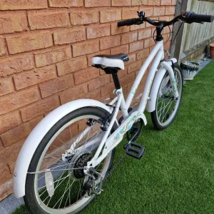 Girls white bike - Image 4
