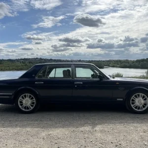 1998 Bentley Brooklands 6.8L R4 Automatic Saloon - Image 2