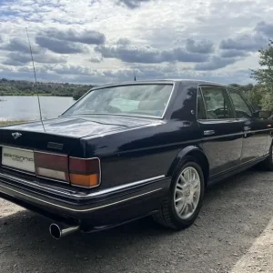 1998 Bentley Brooklands 6.8L R4 Automatic Saloon - Image 3