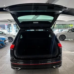 2020 Volkswagen Tiguan 1.5 TSI R-Line SUV 5dr Petrol DSG Euro 6 (s/s) (150 ps) ESTATE Petrol Auto... - Image 7