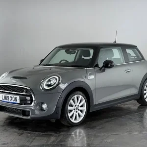 2019 MINI Hatch 2.0 Cooper S Classic Steptronic Euro 6 (s/s) 3dr Hatchback Petrol Automatic - Image 3