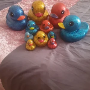 Glitter toy ducks