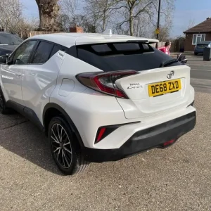 2019 Toyota C-HR 1.2L Petrol Manual 5-door Hatchback - Image 6