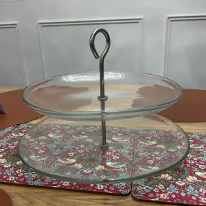 2 layers cake stand