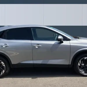 2025 Nissan Qashqai 1.3 DiG-T MH N-Connecta [Glass Roof] 5dr Petrol Hatchback Hatchback Petrol Ma... - Image 5