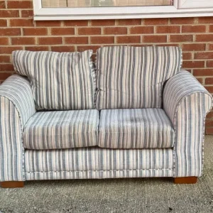 Two seater Sofa - Image 3
