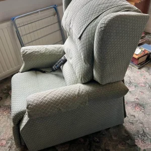 Riser; Ambassador Chair by Cosi - Image 2