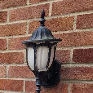 FREE Light Fittings - Image 3