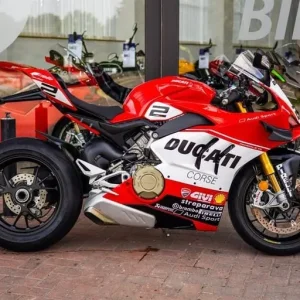 Ducati V4 S BARNI WSBK CAMIER REP ! LOW MILES ! STUNNING - Image 2