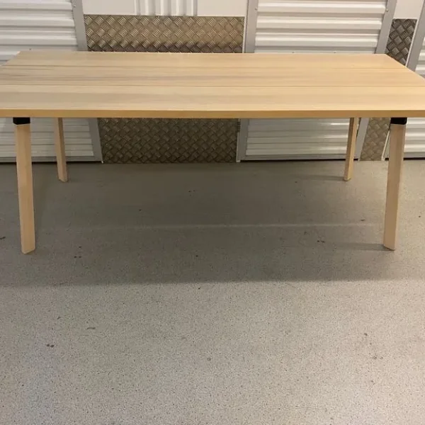 IKEA YPPERLIG TABLE. Free delivery!!!
