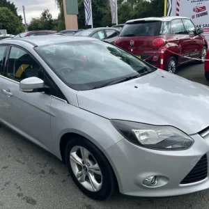 2012 Ford Focus 1.6 TDCi 115 Zetec 5dr HATCHBACK Diesel Manual - Image 2