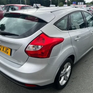 2012 Ford Focus 1.6 TDCi 115 Zetec 5dr HATCHBACK Diesel Manual - Image 3