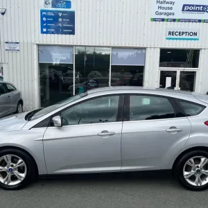 2012 Ford Focus 1.6 TDCi 115 Zetec 5dr HATCHBACK Diesel Manual - Image 6