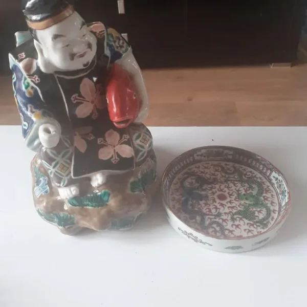 Antique Japanese kutani figure