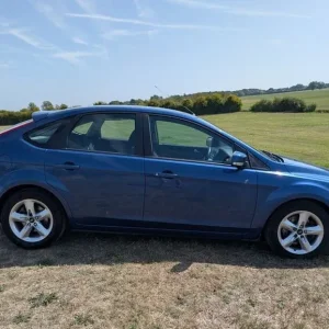 Ford Focus ZETEC diesel 5 door hatchback Hpi clear clean blie - Image 6