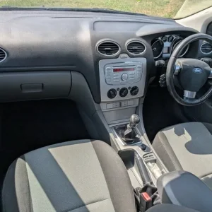 Ford Focus ZETEC diesel 5 door hatchback Hpi clear clean blie - Image 7
