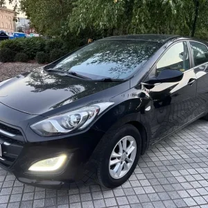 2015 Hyundai i30 1.6 CRDi Blue Drive SE 5dr HATCHBACK Diesel Manual - Image 4