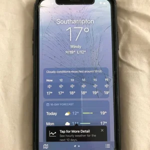 Bargain: iPhone X *Unlocked* in Perfect Working Order - Image 4