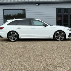 2020 Audi A4 Avant 2.0 TDI 35 Black Edition Estate 5dr Diesel S Tronic Euro 6 (s/s) (163 ps) Esta... - Image 3