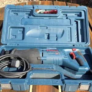 REDUCED: Bosch Professional Reciprocating Saw GSA 1100 E + Robust Carrying Case and blades - Image 3