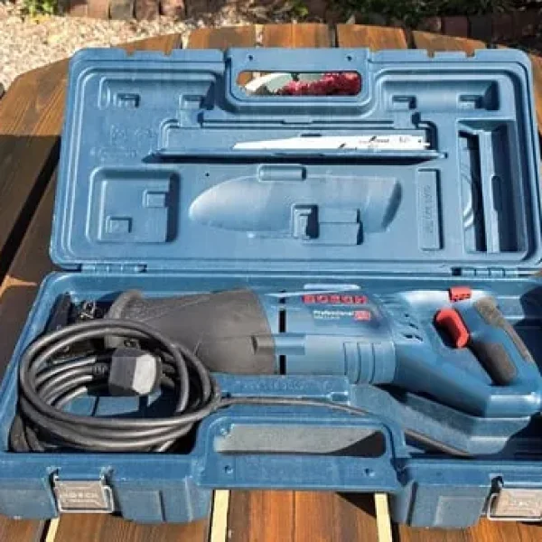 REDUCED: Bosch Professional Reciprocating Saw GSA 1100 E + Robust Carrying Case and blades
