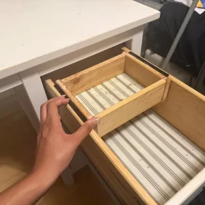 White desk - Image 3