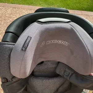 Swivel Maxicosi Axis sFix baby seat - Image 2