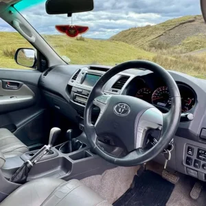 2012 Toyota Hilux 3.0 D-4D Invincible Auto 4WD 4dr PICK UP Diesel Automatic - Image 2