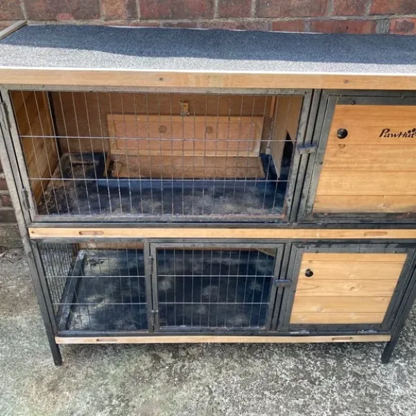 Guinea pig hutch x2