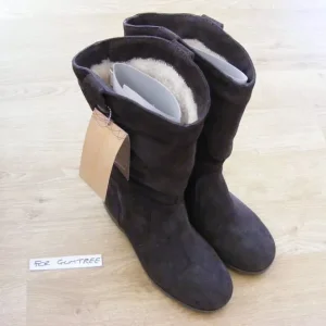 Emu Quest. Size 5. Unused- still have tags and card liner - Image 4