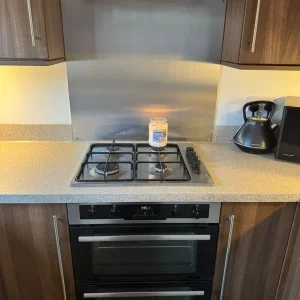 Large kitchen with matching utility - Image 6