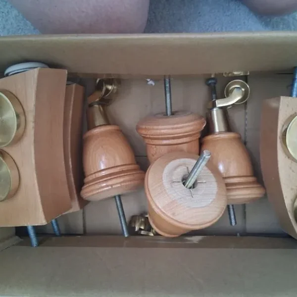 LAURA ASHLEY SOFA FEET