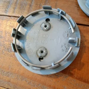 Nissan wheel centre caps - 58mm dia vgc - Image 4