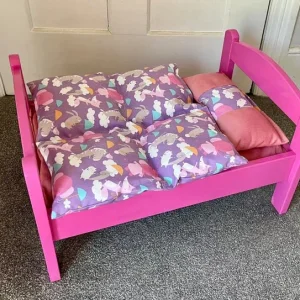 Pink painted toy doll bed & covers - Image 5