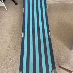 Adjustable Outdoor Lounger – Like New Condition - Image 3