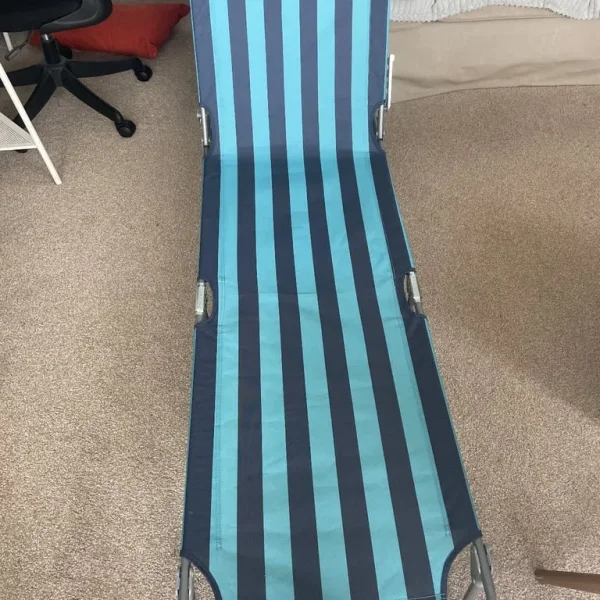 Adjustable Outdoor Lounger – Like New Condition