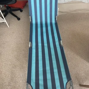 Adjustable Outdoor Lounger – Like New Condition