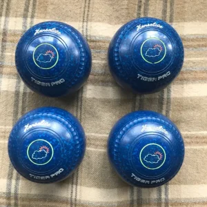 Henselite Tiger Pro size 3H WB24 blue speckle bowls. VGC. (SORRY NOW SOLD)