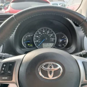 2013 Toyota Yaris 1.5 VVT-h T Spirit Hatchback 5dr Petrol Hybrid CVT Euro 5 (101 ps) Hatchback PE... - Image 7