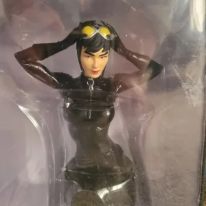 DC CATWOMAN BUST AND MARY BROMFIELD FIGURE - Image 2