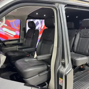 2018 Volkswagen Transporter 2.0 BiTDI BMT 204 Highline Kombi / Camper Van DSG WINDOW VAN Diesel A... - Image 4