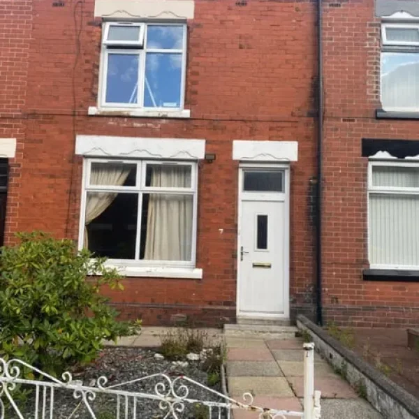 2 bedroom house to let