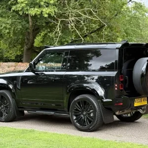 2021 Land Rover Defender 90 3.0 D200 MHEV Hard Top SUV 3dr Diesel Auto 4WD SWB Euro 6 (s/s) (200 ... - Image 3