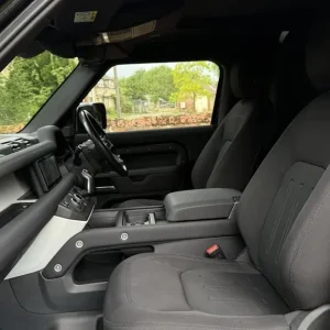 2021 Land Rover Defender 90 3.0 D200 MHEV Hard Top SUV 3dr Diesel Auto 4WD SWB Euro 6 (s/s) (200 ... - Image 8