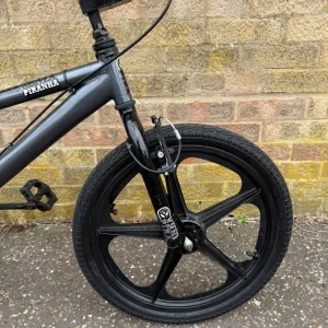 PIRANHA MERCY BMX IN GREY AND BLACK WITH MAT BALCK REAR STUNT PEGS - Image 3